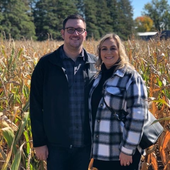 Meet your Posher, Alessandra - Picture 1 of 1